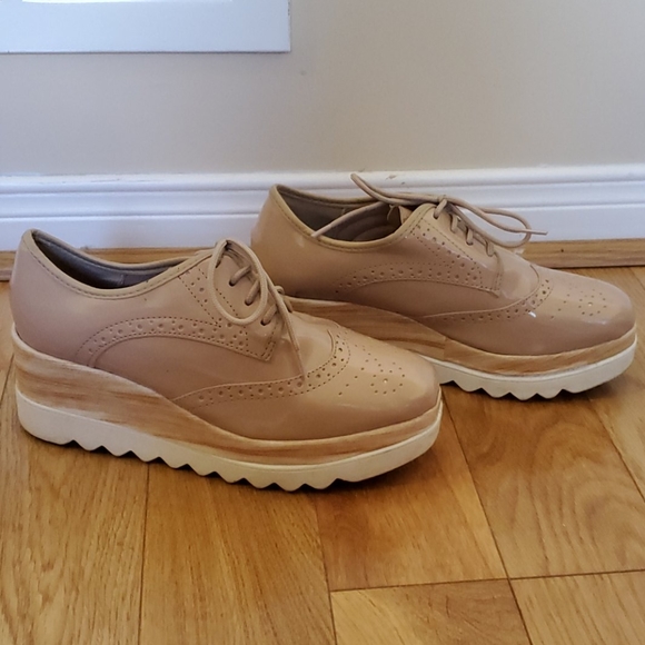 Shoes - Picture 2 of 5